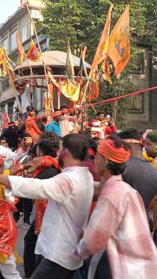 मां की प्रतिमा विसर्जन के दौरान चांदनी चौक का भ्रमण