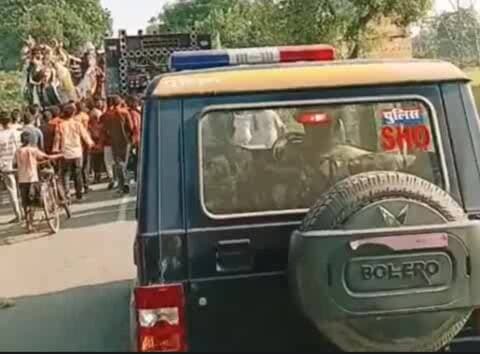 हाटा: मोतीचक में मूर्ति विसर्जन के दौरान हाईटेक डीजे का विवाद टला
