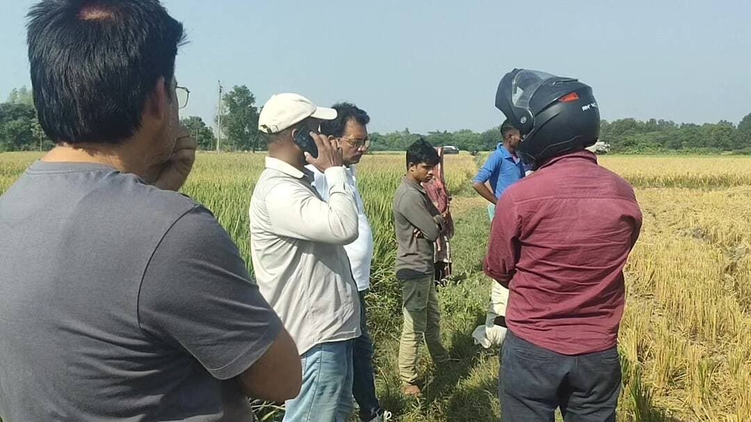 अमेठी: अमेठी में जमीन विवाद: किसान की फसल पुलिस की अनुमति से कटने का आरोप