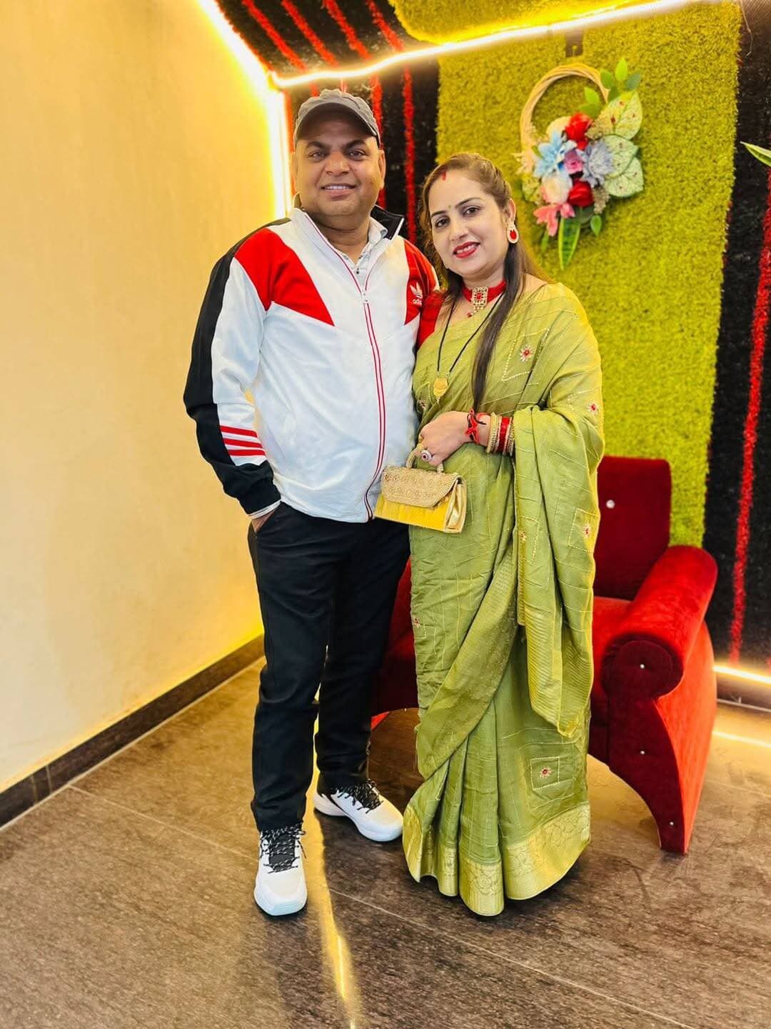 जिला पैक्स कर्मचारी महासंघ कुरुक्षेत्र के प्रधान सतविन्द्र सिंह सैनी भूखडी व सुमन सैनी को शादी की 17वीं सालगिरह की हार्दिक बधाई और शुभकामनाए। भगवान दोनो की जोडी को सदा बनाए रखे और सदा खुश रखे।
