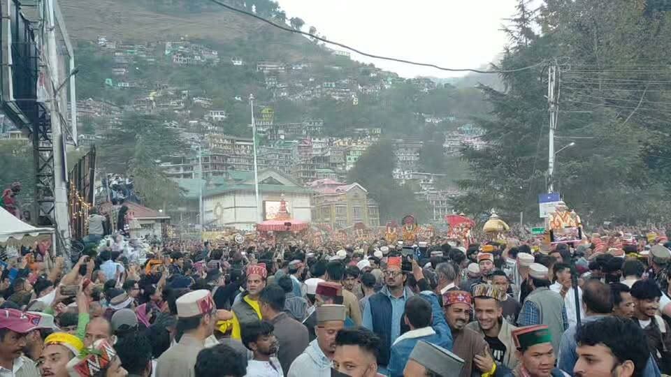 देव महाकुंभ: अंतरराष्ट्रीय दशहरा महोत्सव में पहुंचे सैकड़ों देवी-देवता, हुआ शुभारंभ