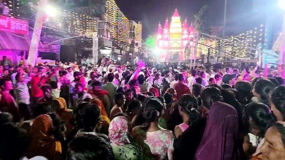 दुर्गा माँ की प्रतिमा विसर्जन की तस्वीर रजिस्ट्री चौक बेलसंड से-2
#Belsand #BelsandDurgaPuja #DurgaVisarjan #MaaDurgaVisarjan #Sitamarhi #DurgaPuja2026 #VisarjanShobhayatra #JaiMataDi #BelsandNews #BiharDurgaPuja