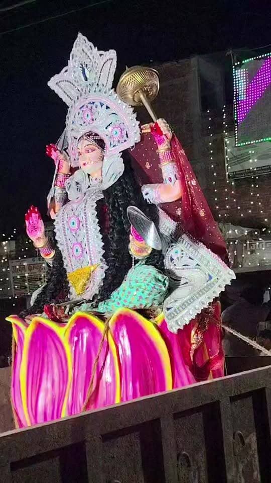 दुर्गा माँ की प्रतिमा विसर्जन की तस्वीर रजिस्ट्री चौक बेलसंड से.....
#Belsand #BelsandDurgaPuja #DurgaVisarjan #MaaDurgaVisarjan #Sitamarhi #DurgaPuja2026 #VisarjanShobhayatra #JaiMataDi #BelsandNews #BiharDurgaPuja