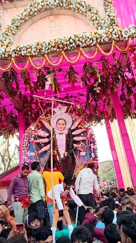 Live: नम आँखों से माँ दुर्गा की विदाई, तस्वीर रजिस्ट्री चौक बेलसंड से.......
🎥: Awnish Kumar
#Belsand #BelsandDurgaPuja #DurgaVisarjan #MaaDurgaVisarjan #Sitamarhi #DurgaPuja2026 #VisarjanShobhayatra #JaiMataDi #BelsandNews #BiharDurgaPuja