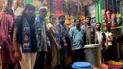 నర్సీపట్నం: నర్సీపట్నం 12వ వార్డులో ముమ్మరంగా బీఎస్పీ అభ్యర్థి గోవిందమ్మ ఎన్నికల ప్రచారం