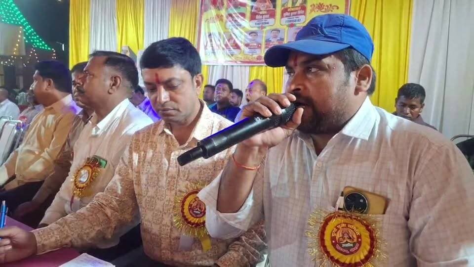 कुरमन दुर्गा मंदिर में विजयादशमी मेले की धूम! भव्य रावण दहन, संथाली नृत्य और पुरस्कार वितरण का देखिए शानदार नजारा LIVE
#KurmanDurgaPuja #Vijayadashami2026 #DussehraMela #RavanDahan #SanthaliDance #KurmanMela #GoddaNews #JharkhandNews #LiveReport #JBNewsNetwork #दशहरा_मेला #रावण_दहन #कुर्मन_दुर्गा_पूजा #विजयादशमी