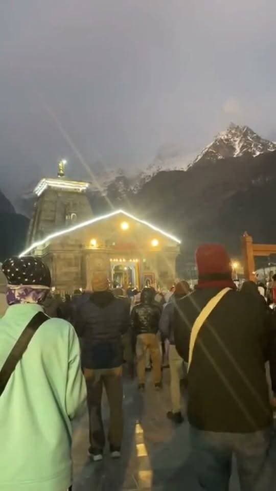 श्री केदारनाथ धाम से आज बुधवार के संध्याकालीन आरती दर्शन कीजिए हर हर महादेव जय श्री केदार 🌹👏🌹
