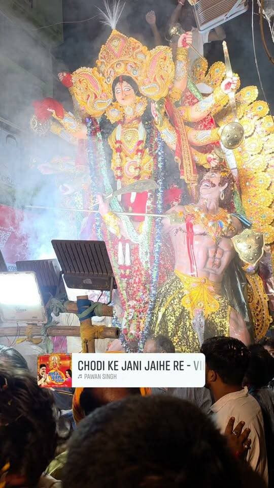 जय माता दी के जयकारों के बीच मां दुर्गा की प्रतिमा विसर्जन को निकले श्रद्धालु