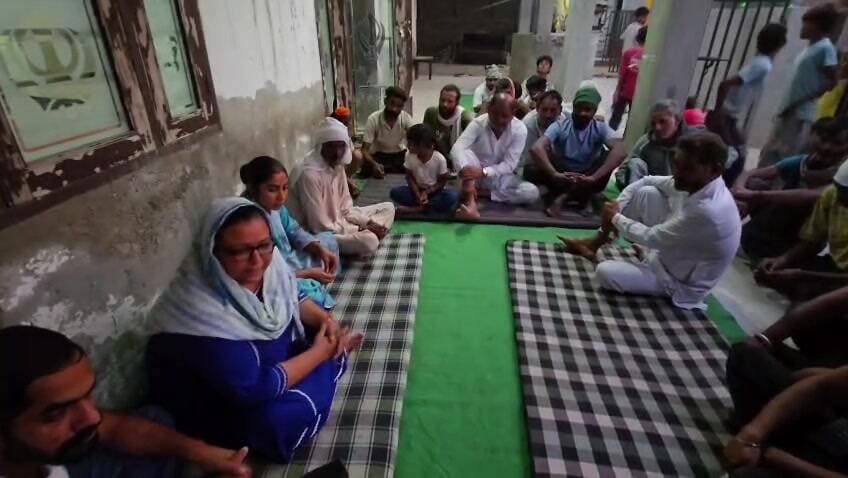 ਫਾਜ਼ਿਲਕਾ: ਗੁਲਾਬਾ ਭੈਣੀ ਵਿਖੇ ਲੋਕ ਮਿਲਣੀ: ਪੂਜਾ ਲੂਥਰਾ ਸਚਦੇਵਾ ਨੂੰ ਮਿਲਿਆ ਭਰਵਾਂ ਸਮਰਥਨ