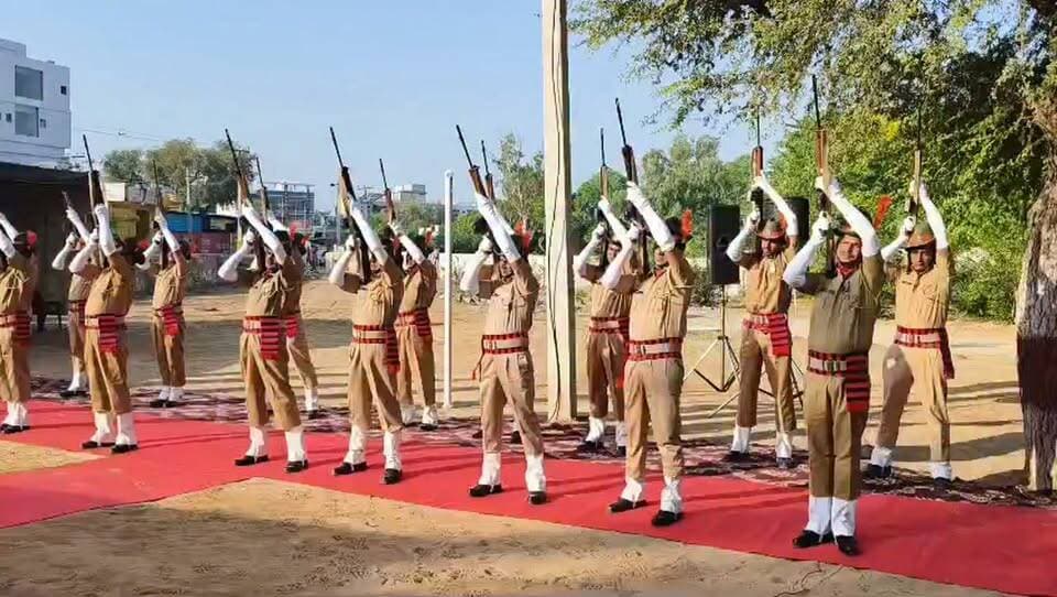 पुलिस शहीद दिवस शहीदों को दी श्रद्धांजलि; आरएसी जवानों ने हवाई फायर कर दी सलामी #police #shahid