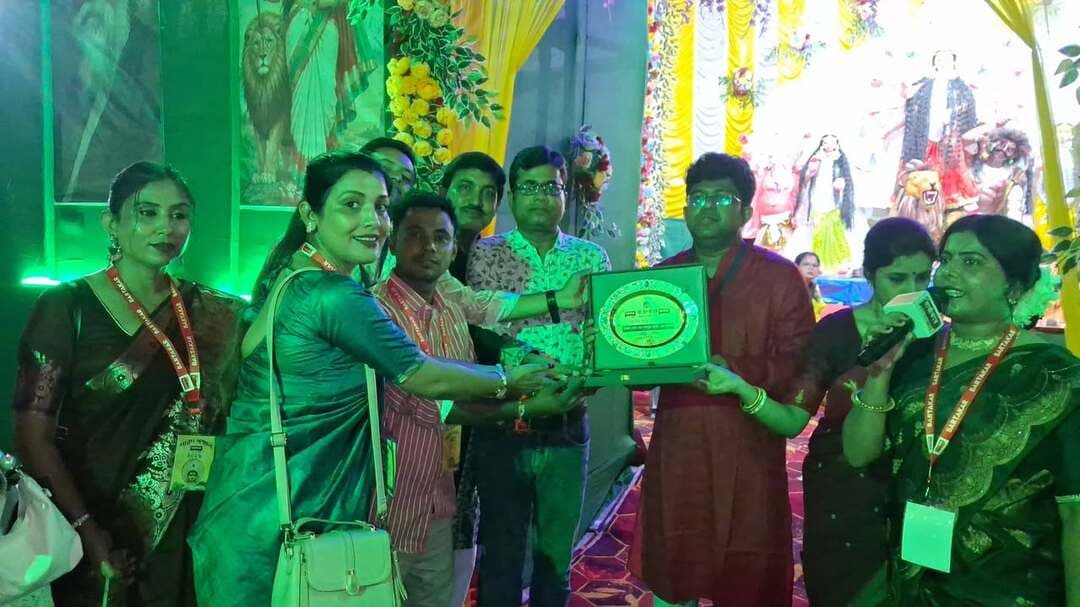 বার্তাকার নিউজের পুজো পরিক্রমা ও শারদ সন্মান ২০২৬ নিয়ে এবছর বার্তাকারের টিম শুধু বর্ধমান শহর নয় গ্ৰামেও আমরা।
#viral
#flowers
#hilight
#Burdwan