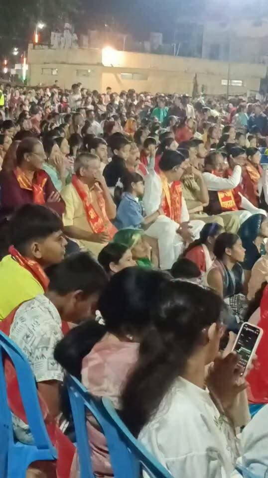 उमरिया दशहरा में जन मानस का हुजूम