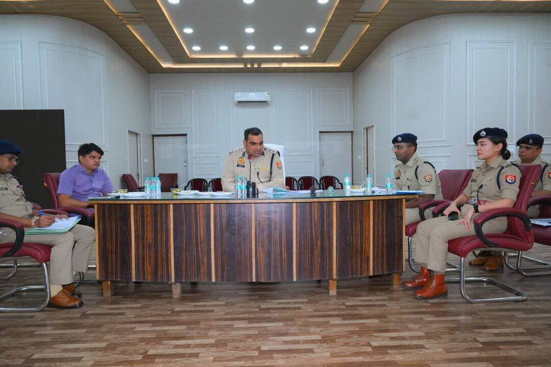 <nis:link nis:type=tag nis:id=sspbareilly nis:value=SSPBareilly nis:enabled=true nis:link/> द्वारा विधान परिषद निर्वाचन-2026 के दृष्टिगत निर्वाचन ड्यूटी में लगे पुलिस अधिकारियों एवं कर्मचारियों की ब्रीफिंग कर दिए गए आवश्यक दिशा-निर्देश।
<nis:link nis:type=tag nis:id=uppolice@ nis:value=UPPolice@ nis:enabled=true nis:link/>