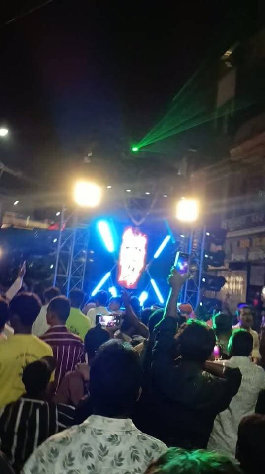 मां दुर्गा प्रतिमा विसर्जन शोभायात्रा में शहर के धनकुट्टीपुरा Best Night D J Anand का कोई भी डीजे वालो के लिये ओपन चैलेंज ध्यान से देखिए अलाउंस करते हुये ।