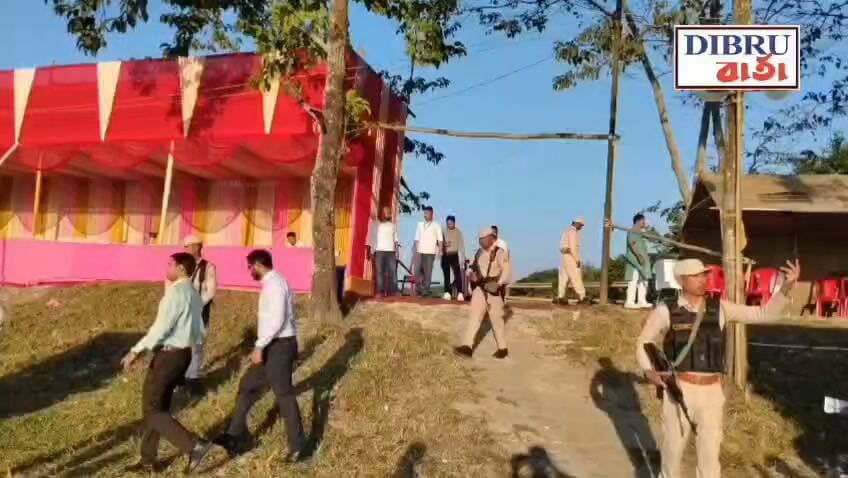 ডিব্ৰুগড়ত বিজয়া দশমী উপলক্ষে উখল মাখল পৰিৱেশ। ব্ৰহ্মপুত্ৰৰ কছাৰী ঘাটত দেৱী বিসৰ্জন