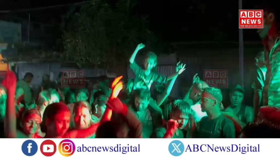 আনন্দ উল্লাসেৰে লোকে লোকাৰণ্য বৰপেটাৰোডৰ বিষ্ণুজ্যোতি সৰবোৰৰ বিসৰ্জনস্থলী।
#durgapuja #durgapujaspecial #BijayaDashami #barpetaroad #ABCNewsAssam