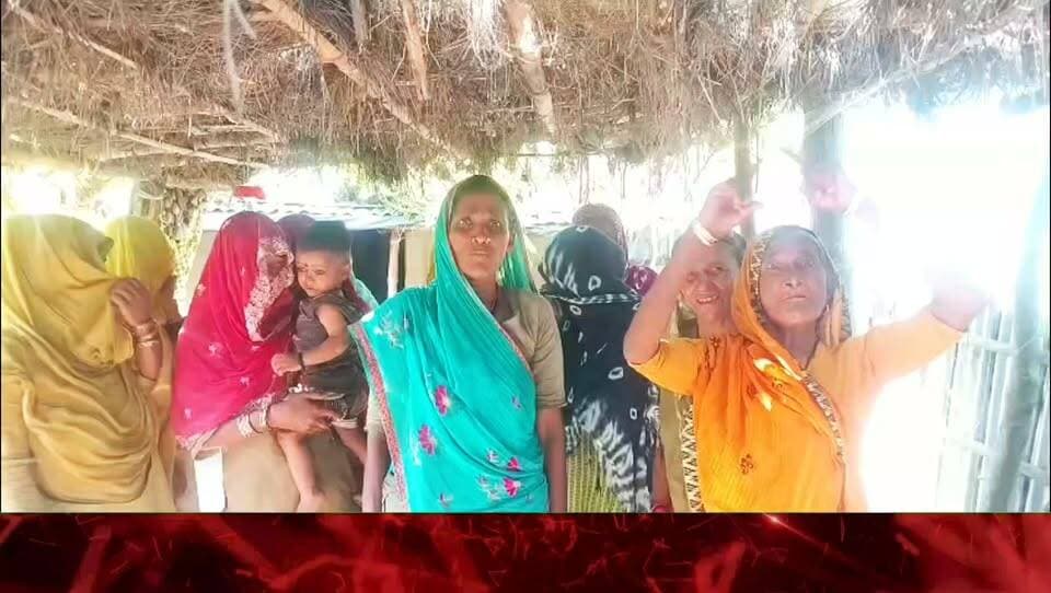 हाटी पंचायत में आवास योजना को लेकर बवाल! आवास सहायक पर रिश्वत मांगने का आरोप, लाभुकों ने उठाए सवाल