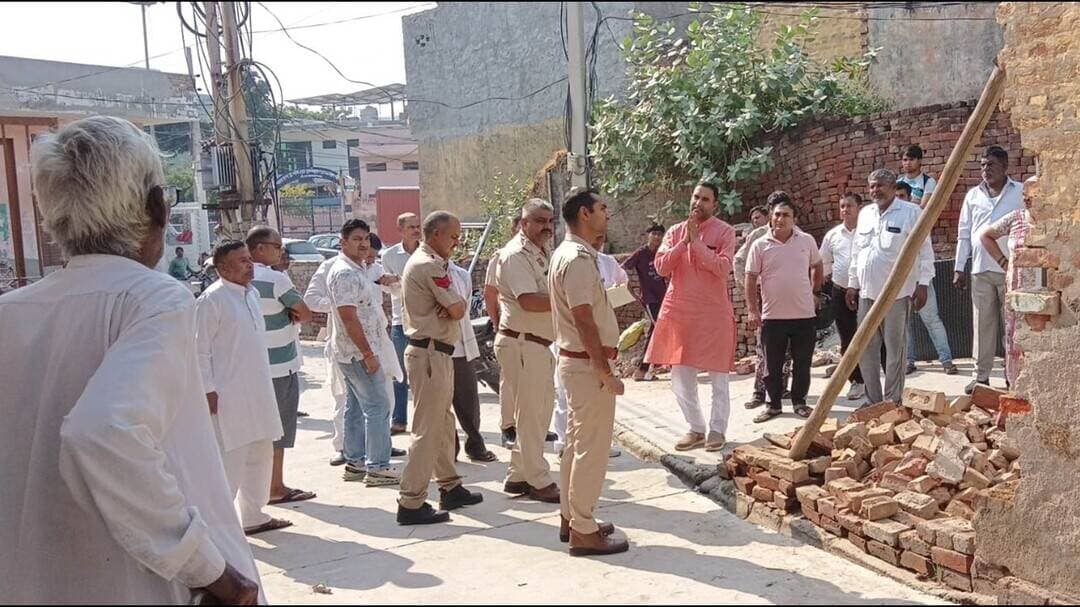 बादली। जमीन पर कब्जे का प्रयास। पंचायत हुई। पुलिस पहुंची। #badli #jamin #kabja #panchayat #police