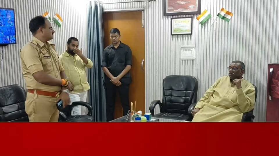 #Sitapur#BJP मंत्री सुरेश राही ने कहा दिल्ली के बाद अब सीतापुर में निर्भया कांड जैसी वारदात, लगाई फटकार#