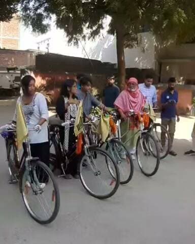 ‘वीडियो : प्रकृति ही प्रभु है’ का संदेश लेकर बक्सर पहुंची साइकिल यात्रा, 22 अक्टूबर को बलिया के लिए होगी रवाना ..
खबर कमेंट बॉक्स में