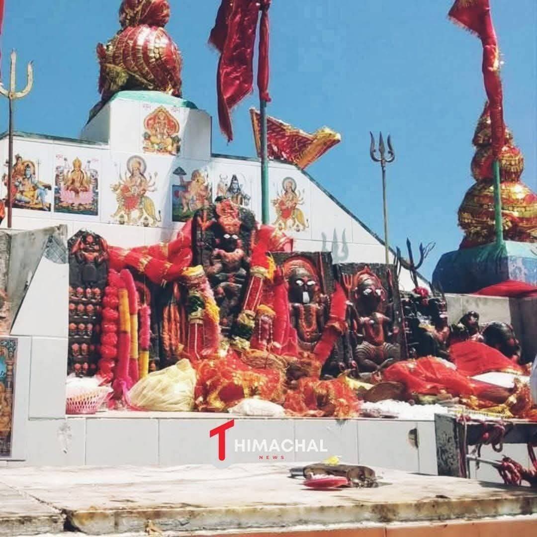 माता शिकारी देवी।