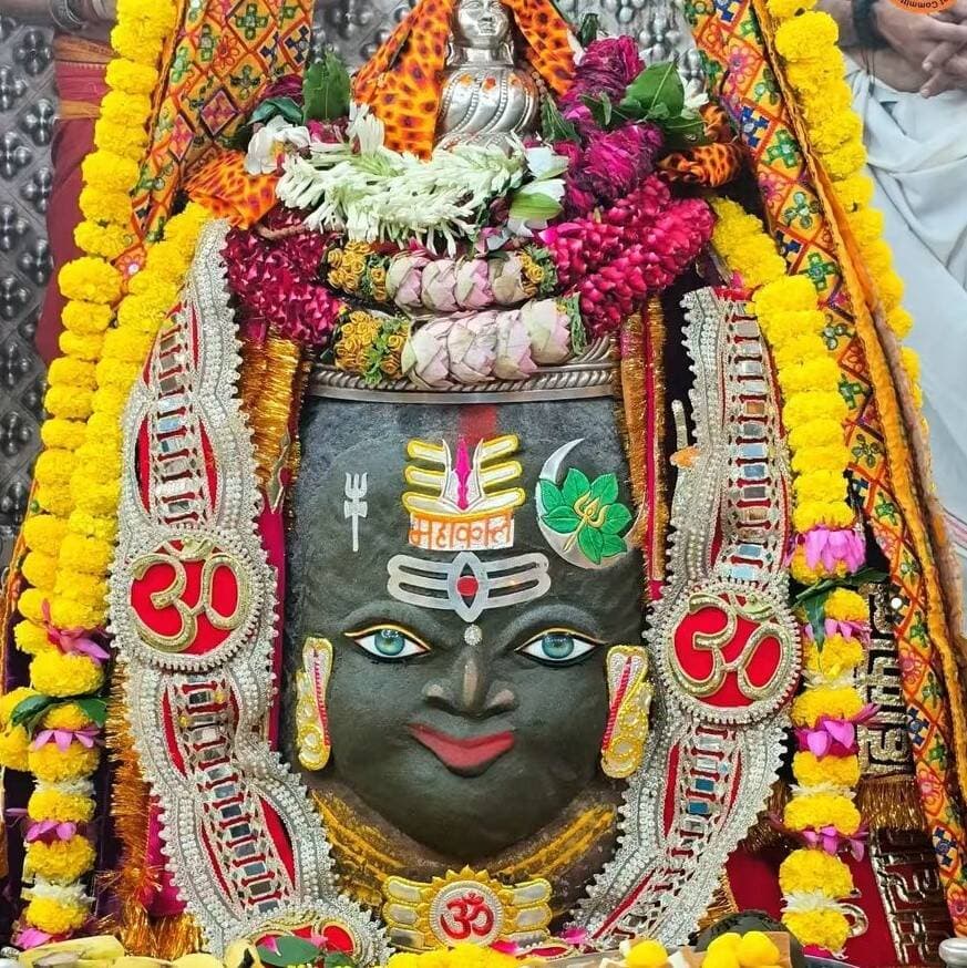 ॐ श्री महाकालेश्वराय नमः 22 अक्टूबर 2026 को ज्योतिर्लिंग भगवान श्री महाकालेश्वर जी का प्रातः कालीन भस्म आरती श्रृंगार दर्शन