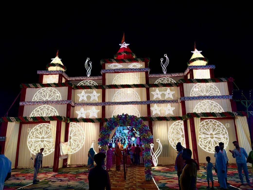 श्री श्री दुर्गा पूजा समिति छोटका ढकाईच
अध्यक्ष रणजीत प्रधान, फोटो : नीरज कुमार
स्मृति सहेजने का प्रयास