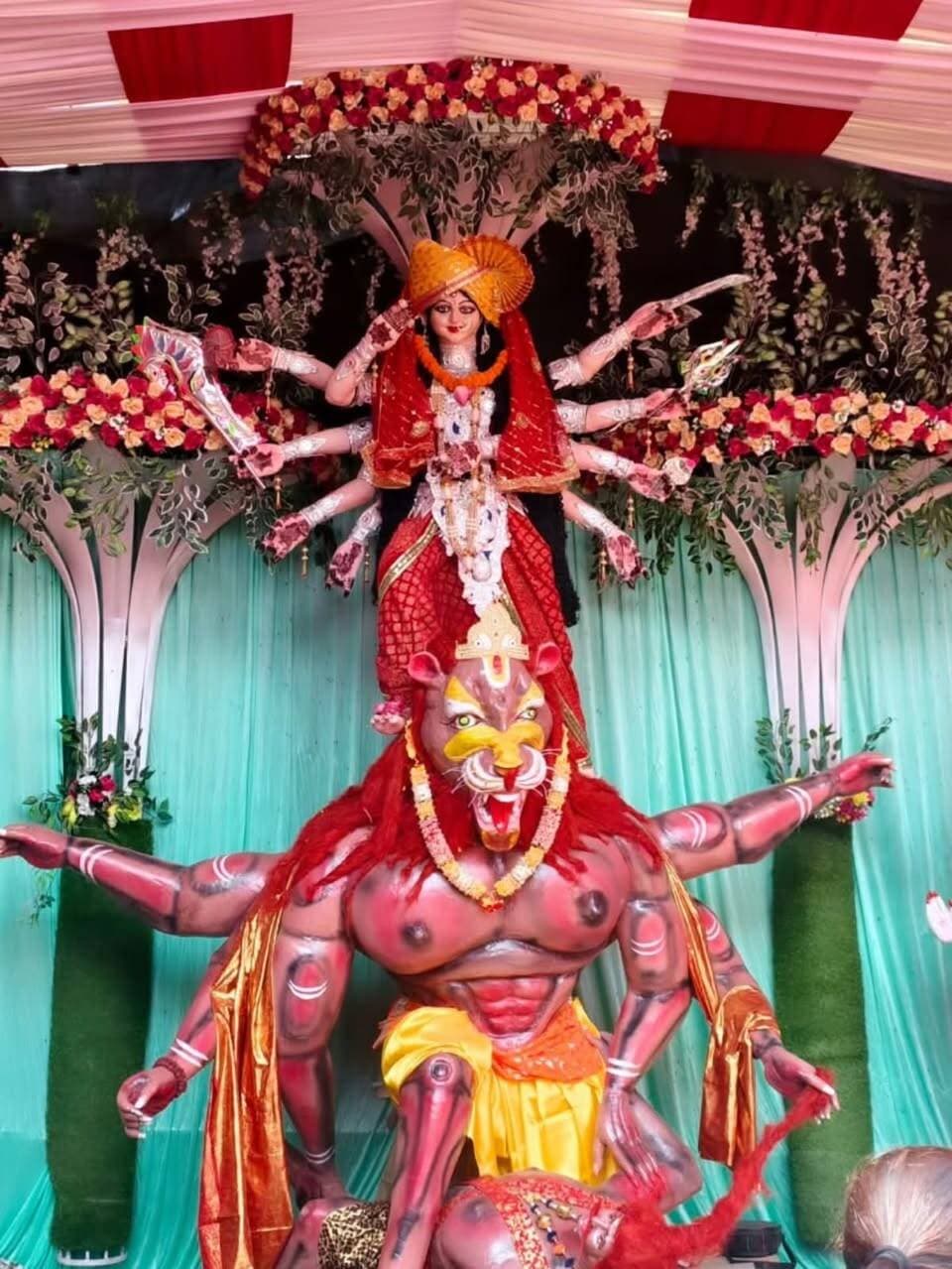 महर्षि_च्यवन_ऋषि_दुर्गा समिति चौसा बाजार रोड दुर्गा मंदिर
धन जी तिवारी जितेश कुमार उपाध्याय रोहित तिवारी