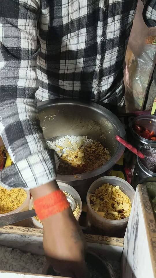 Famous Masala Muri Making in Tundla 🔥😋 Only ₹30! Must-Try Street Food Kanpur 🤯
#MasalaMuri #TundlaFood #StreetFood #IndianStreetFood #FoodLovers #kanpur #ViralShorts #YouTubeShorts #FoodKaChaska
