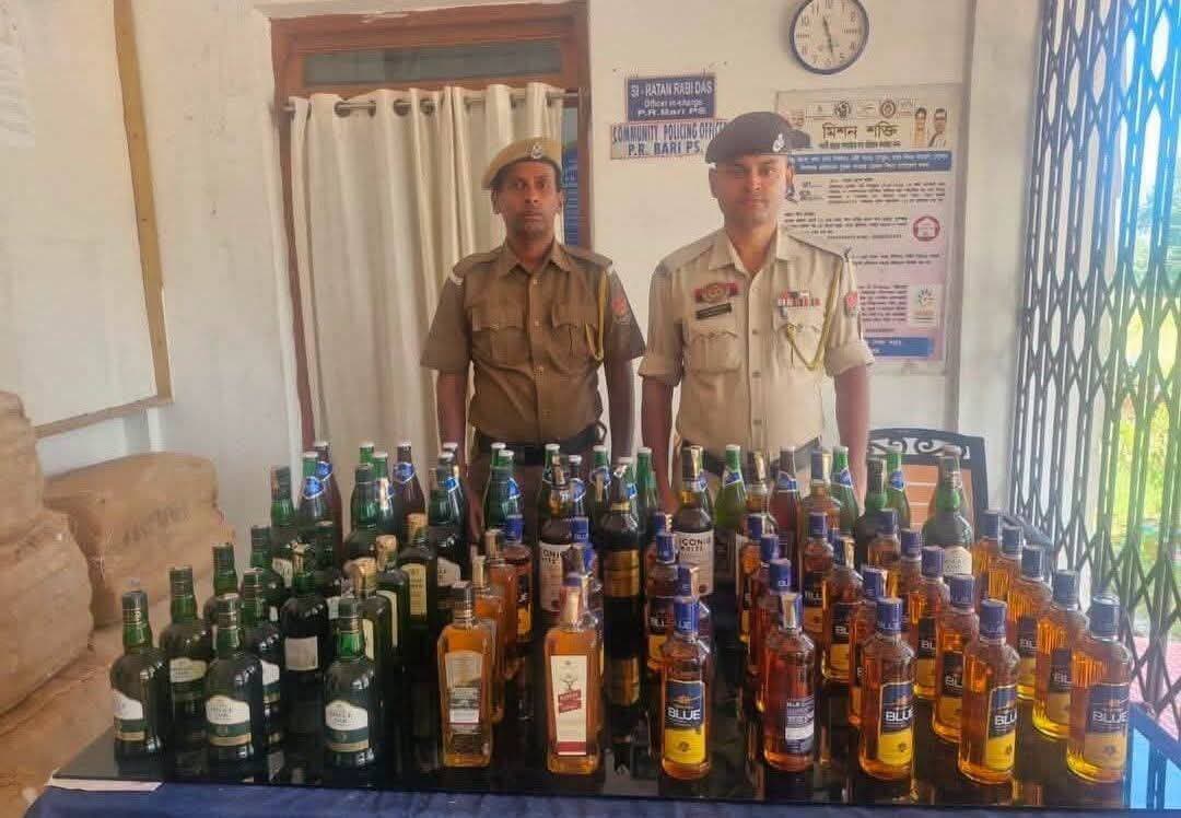 বিজয়া দশমীতেও বহাল অভিযান, নিহারনগরে ১০০ বোতল বিদেশি মদ উদ্ধার, দক্ষিণ ত্রিপুরা পুলিশের বড় সাফল্য