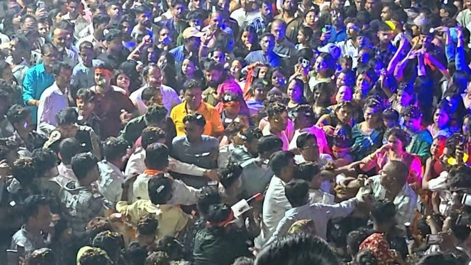 রামপুরহাট পাঁচমাথাই ভারশালা পাড়ার শোভাযাত্রা যাওয়ার সময় হাতাহাতি