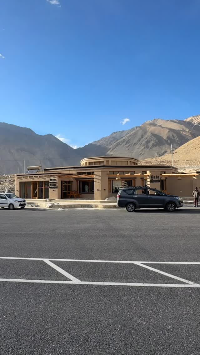 Exceptional work by BRO
#borderroadsorganisation #café #highestcafe #pangong
