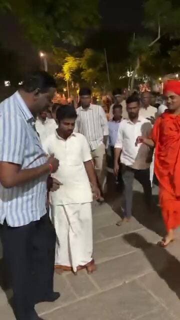 ಕೊಪ್ಪಳ: ಕೊಪ್ಪಳ ಗವಿಮಠದಲ್ಲಿ ದಸರಾ ಹಬ್ಬದ ಸಂಭ್ರಮ: ಗವಿಸಿದ್ದೇಶ್ವರ ಶ್ರೀಗಳ ಆಶೀರ್ವಾದ ಪಡೆದ ಶಾಸಕ ರಾಘವೇಂದ್ರ ಹಿಟ್ನಾಳ