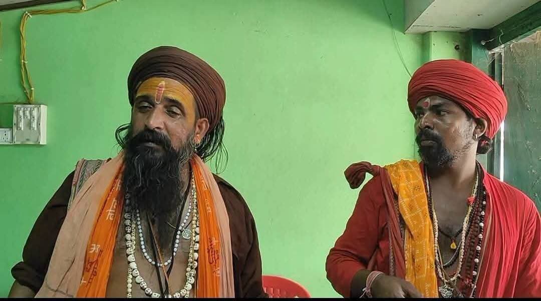 উত্তরপ্রদেশ থেকে কামাখ্যার পথে ত্রিপুরায় দুই নাগা সাধু, টিলা বাজারে দিলেন মানবতার বার্তা - "হিন্দু-মুসলিম সবাই ভাই ভাই"