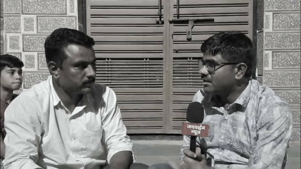 लोड़ियान पंचायत में गौशाला निर्माण और मूलभूत सुविधा पूरी करने पर वेणीराम गाडरी का संकल्प
.
#Rajsamandnews #Sarpanchchunav #Jaivardhannews
राजसमंद जिले की लोड़ियान ग्राम पंचायत से सरपंच प्रत्याशी वेणीराम गाडरी चुनावी मैदान में हैं। उन्होंने जनसेवा को अपना मुख्य उद्देश्य बताते हुए पंचायत के विकास और ग्रामीणों को मूलभूत सुविधाएं उपलब्ध कराने का संकल्प जताया है।