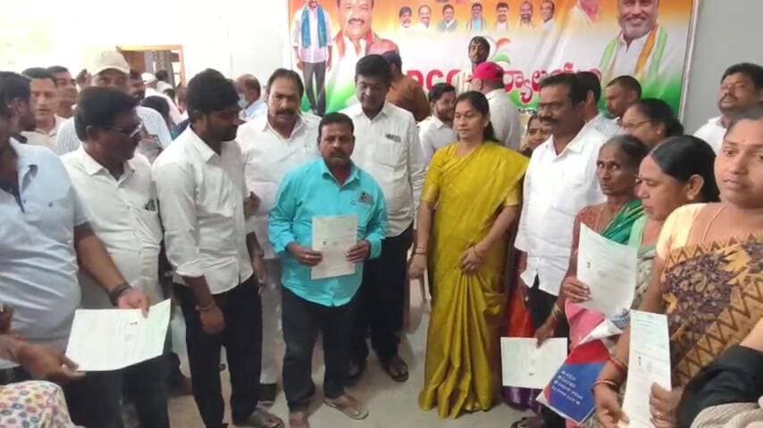 జగిత్యాల: జగిత్యాలలో 111 మందికి సీఎం సహాయనిధి చెక్కుల పంపిణీ