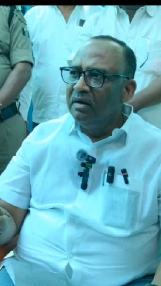 महाबोधि मंदिर में आरएसएस की नजर, सरकार चाहती है इसके लोग बीटीएमसी में आएं : कुमार सर्वजीत
बोधगया में बीटीएमसी कमेटी के गठन में देरी पर उठाए सवाल, बोले- धर्म पर राजनीति नहीं होनी चाहिए Part 7