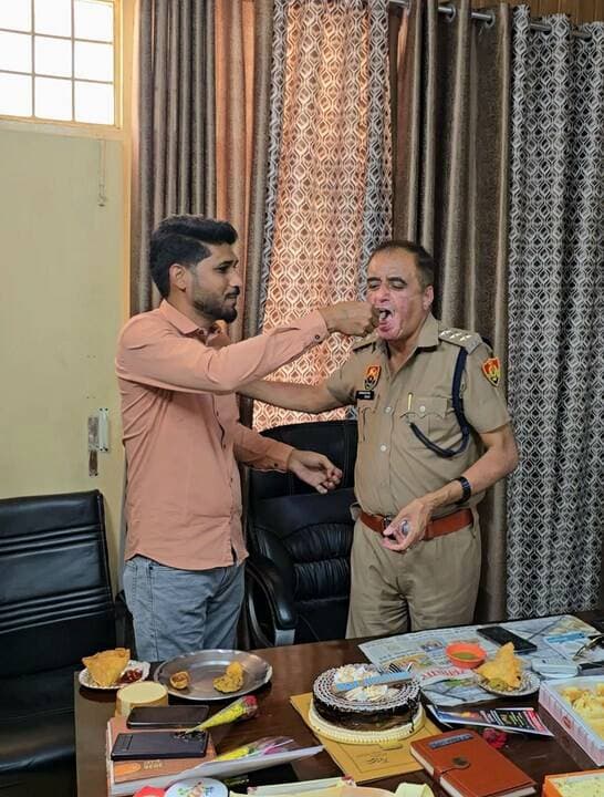 सेवा - सुरक्षा और सहयोग के विचारों के साथ अपनी अलग पहचान बनाने वाले असंध DSP श्री गोरखपाल राणा जी को जन्मदिन की ढेर सारी शुभकामनायें, आप भी कमेंट करके सुभकामनाये जरूर दें।
#happybirthday #DSP #assandh #gorakhpalrana #haryanapolice