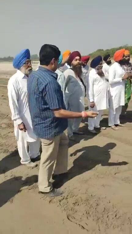 ਰੂਪਨਗਰ: ਰੋਪੜ: ਸਤਲੁਜ ਦਰਿਆ 'ਚ ਵੱਡੇ ਪੱਧਰ 'ਤੇ ਮਾਈਨਿੰਗ, ਨਿਯਮਾਂ 'ਤੇ ਉੱਠੇ ਸਵਾਲ