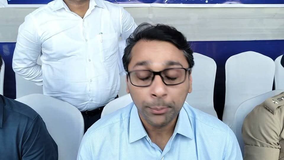 तिरहुत स्नातक निर्वाचन चुनाव को लेकर DM तन्य सुल्तानिया का आया बयान!
#तिरहुत_स्नातक_निर्वाचन #SPAmitRanjan #DMTanyaSultania #तन्यसुल्तानिया #सीतामढ़ी #SitamarhiNews #BiharNews #BreakingNews