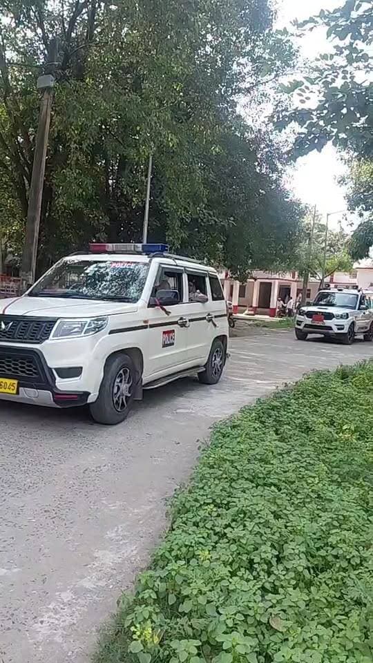 पटना ग्रामीण आरक्षी अधीक्षक कोमल मीना नें पटना स्नातक बिधानपरिषद क्षेत्र के चुनाव का बख्तियारपुर प्रखंड कार्यालय में बना मतदान केन्द्र का किया निरीक्षण दिये कई निर्देष
#CMOBihar #DGPBihar #BiharPolice #PatnaPolice #BreakingNews #Bakhtiyarpur #biharireels #short #virals #viralnews #bihari Bihar Police Patna Police