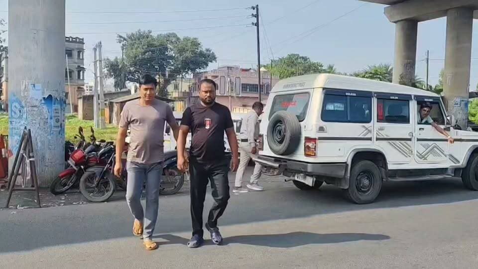আবাস যোজনার বাড়ির নামে ১,৫০০ টাকা কাটমানি! মল্লারপুরে গ্রেপ্তার সিপিআই(এম) পঞ্চায়েত সদস্য!
#birbhumportal #facebookviral #facebookreels #foryou #facebooktrending