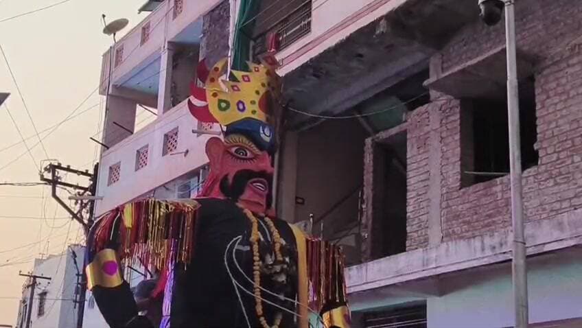 નાંદોદ: રાજપીપળામાં દશેરાના બીજા દિવસે અગિયારસના દિવસે થયું રાવણ દહન