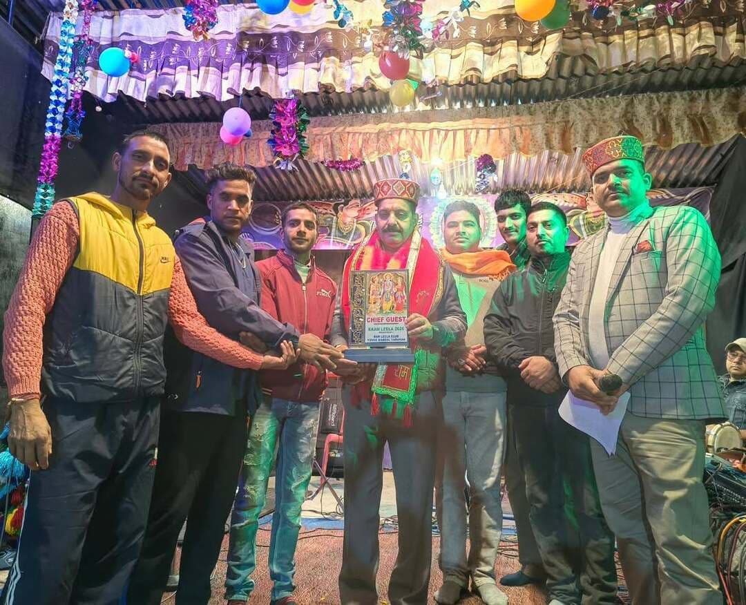 रामलीला क्लब युवक मंडल सराहन द्वारा जिलापरिषद सदस्य राजसिंह ठाकुर को किया गया सम्मानित