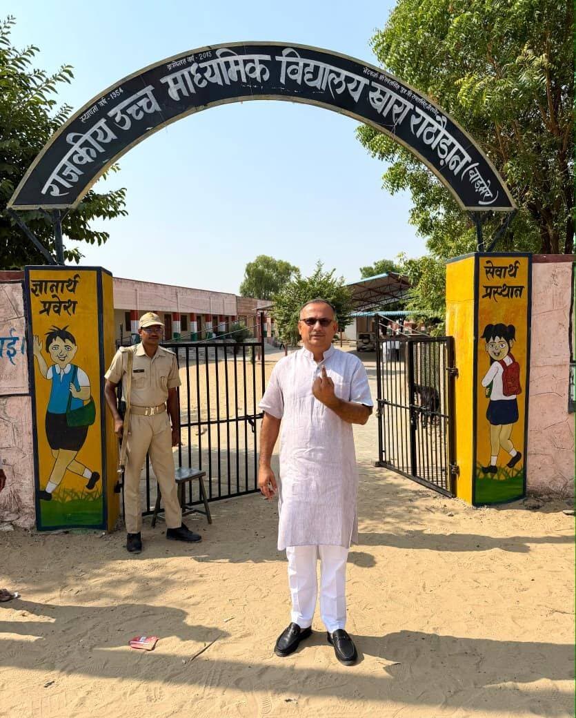 पॉवर सेंटर स्वरूप सिंह खारा ने दिया अपना वोट।
BJP Rajasthan BJP Barmer Swaroop Singh Khara
