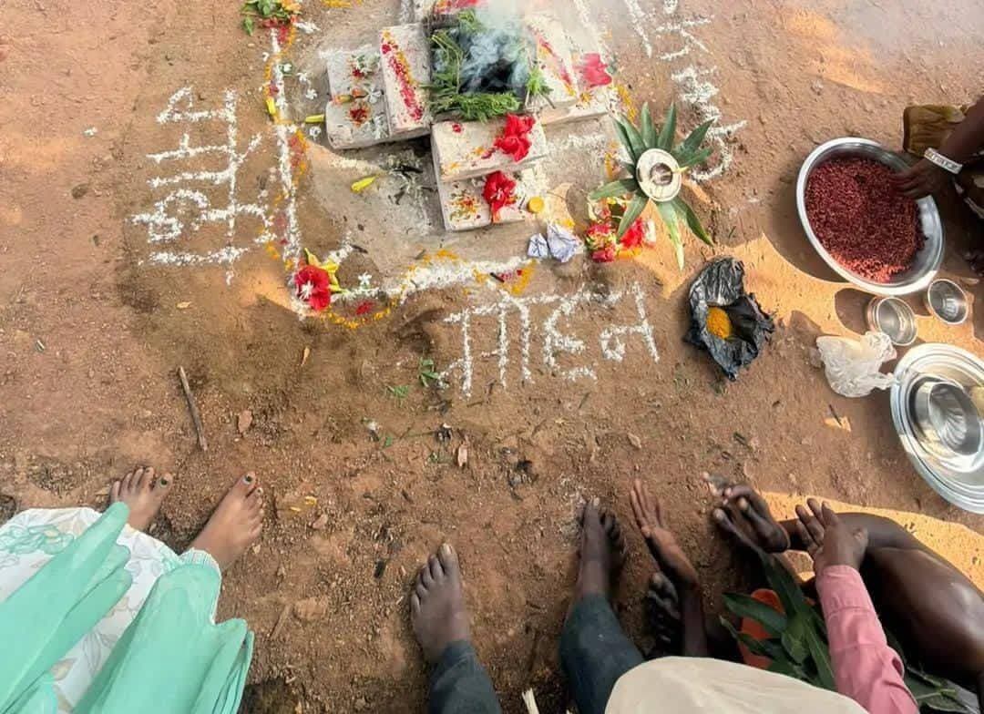 💥पन्ना में आदिवासी-किसान आंदोलन का आज 40 वां दिन।
चिता-फांसी प्रतीकों से यज्ञ,
अमित भटनागर का अनशन जारी, बोले- यह संविधान-लोकतंत्र बचाने की लड़ाई।