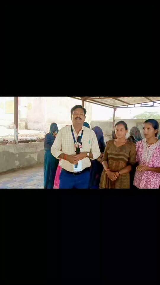 पंचायत समिति सदस्य व जिला परिषद सदस्य मतदान को लेकर खासा उत्साह पहली बार मत देने वाली बालिकाएं खुश दिखी...