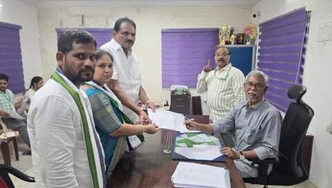 గజపతినగరం: గంట్యాడ జెడ్పిటిసి అభ్యర్థిగా పట్నాన శివ భారతి నామినేషన్