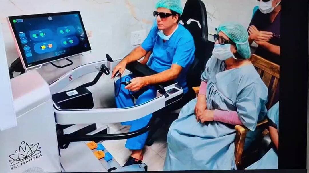 पुष्कर: जेएलएन अस्पताल में 21 वर्षीय युवती की हायटस हर्निया की सफल रोबोटिक सर्जरी