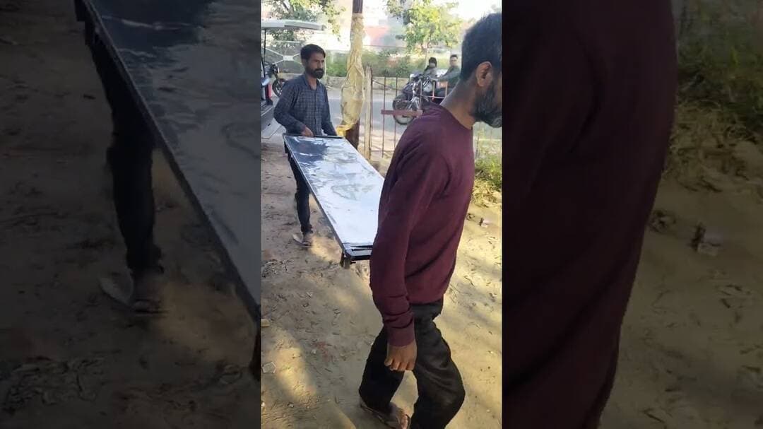 मुरादाबाद कटघर रेलवे स्टेशन पर ट्रेन से टकरा कर महिला की मौत।